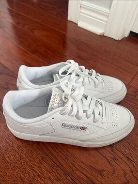 Reebok Women size 9 White Low-Top Sneakers